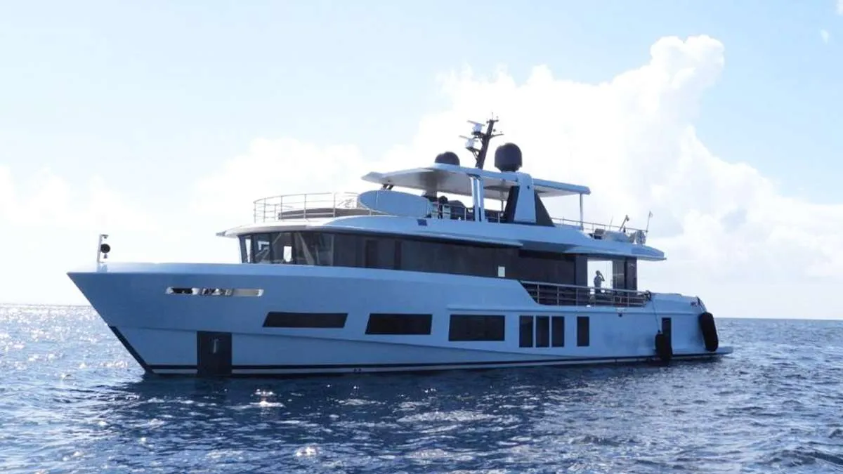 Cyra yacht image 1